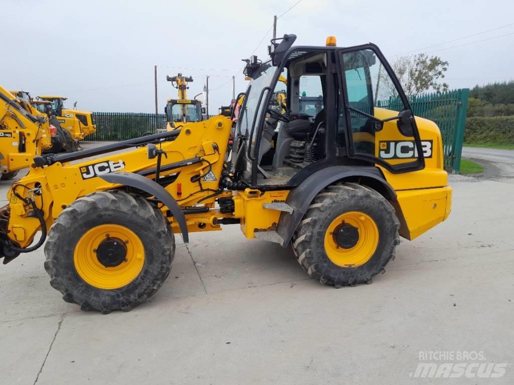JCB TM 320 S Kmetijski teleskopski nakladalci
