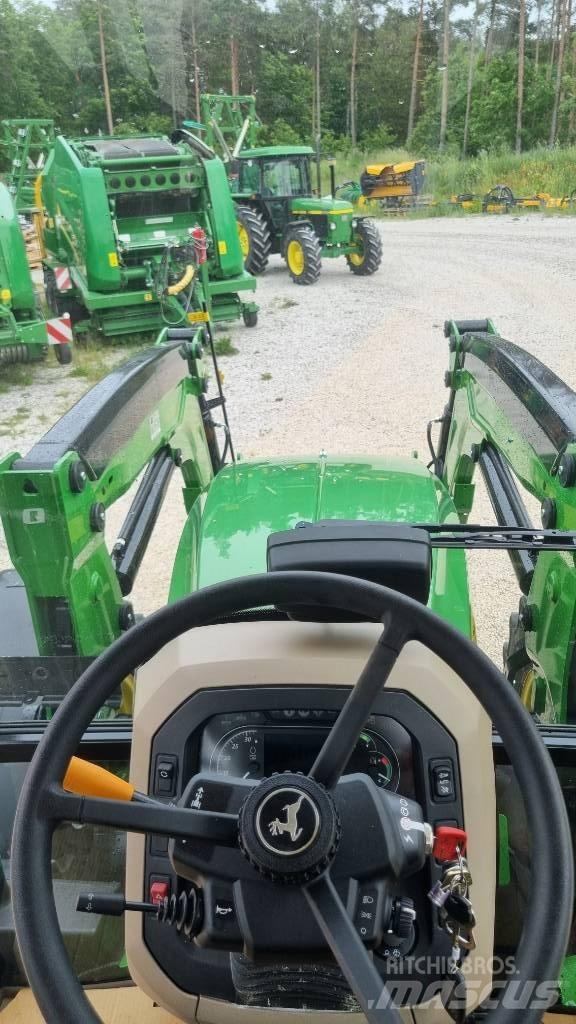 John Deere 5100M Traktorji