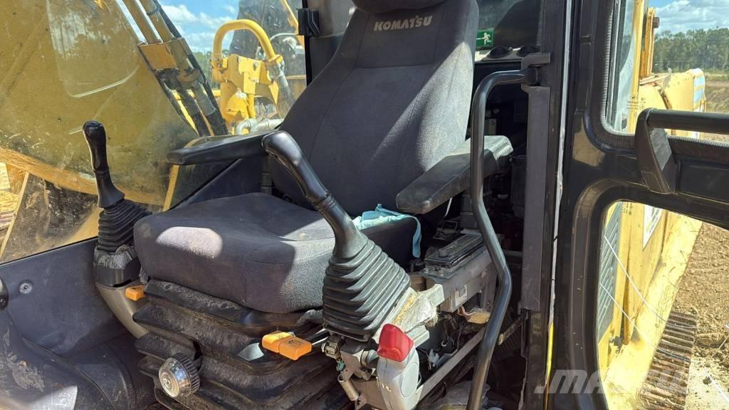 Komatsu 2012 Dvigala na gosenicah