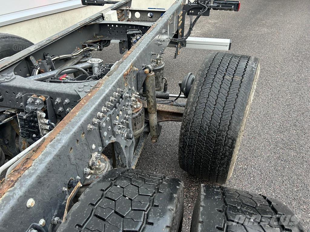 Volvo FH Tovornjaki-šasije