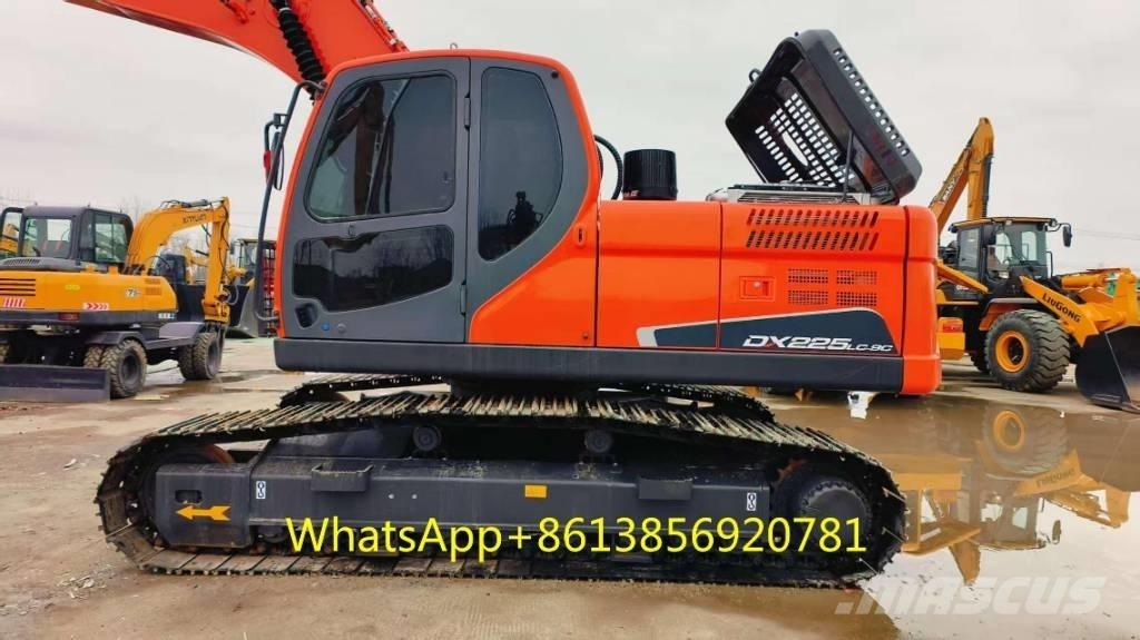 Doosan DX 225 Bagri goseničarji