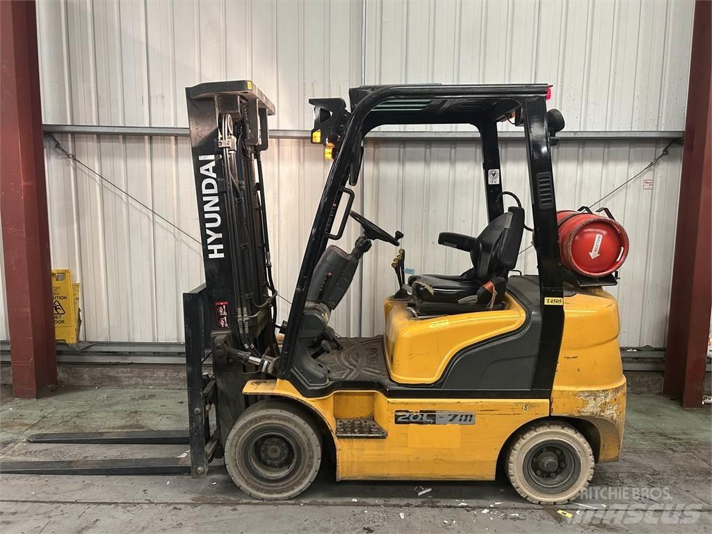 Hyundai 20L-7M Plinski viličarji
