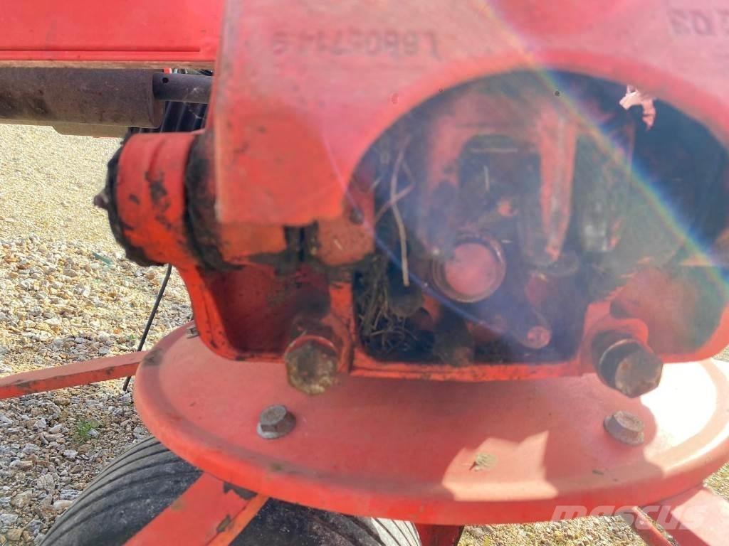 Kuhn GF8702 Obračalniki in zgrabljalniki