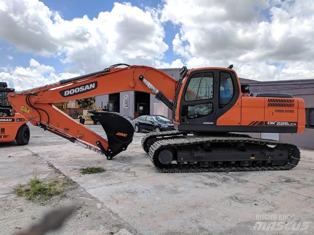 Doosan DX 225 LCA Bagri goseničarji
