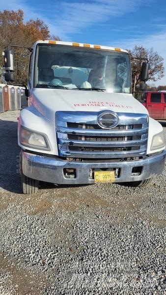 Hino Toilet Truck Tovornjaki cisterne