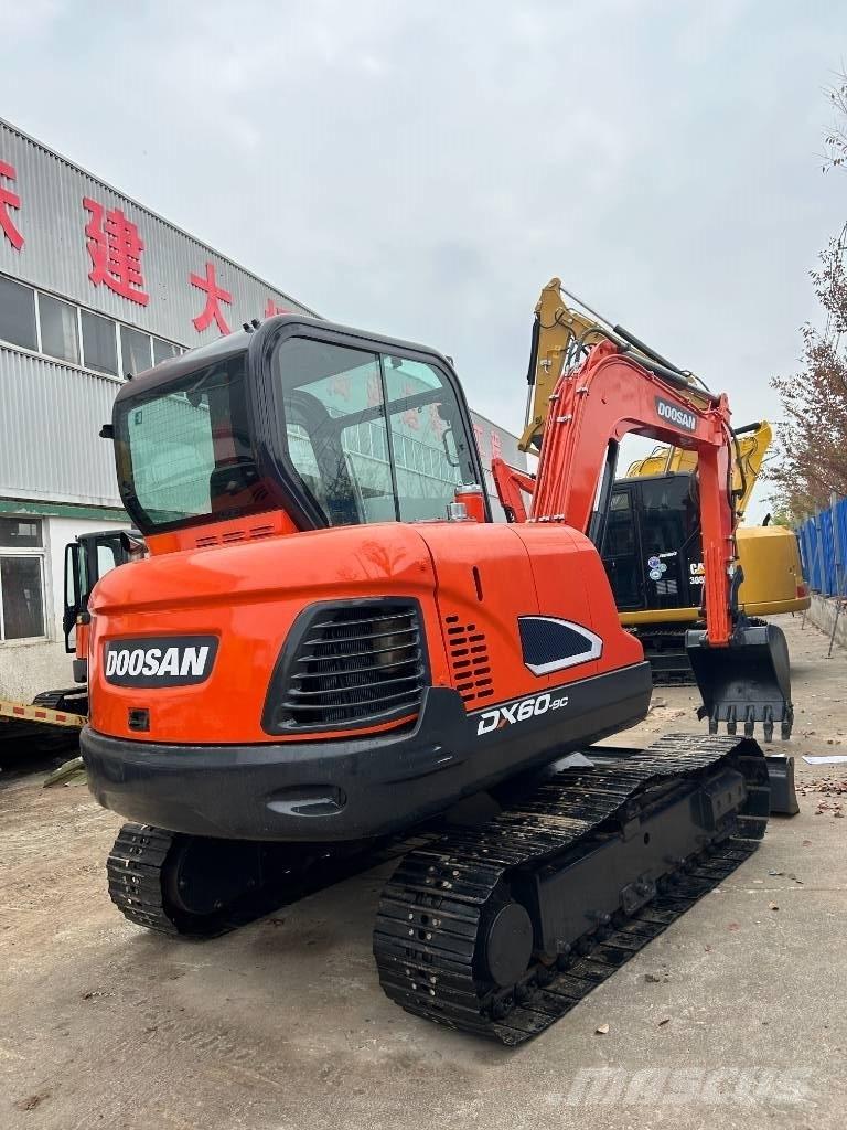 Doosan DX 60 Bagri goseničarji