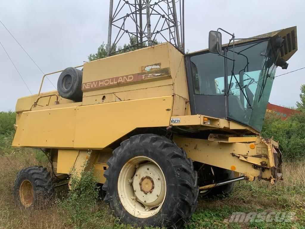 New Holland TX 32 Kombajni