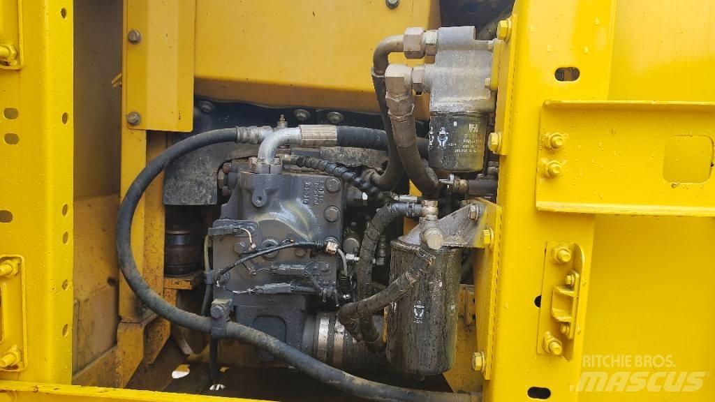 Komatsu PC130-7 Bagri goseničarji