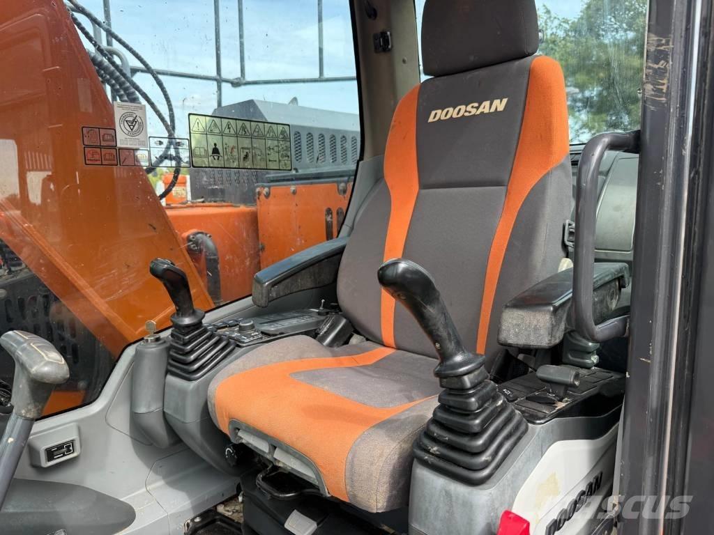 Doosan DX 140 LCR-5 Bagri goseničarji
