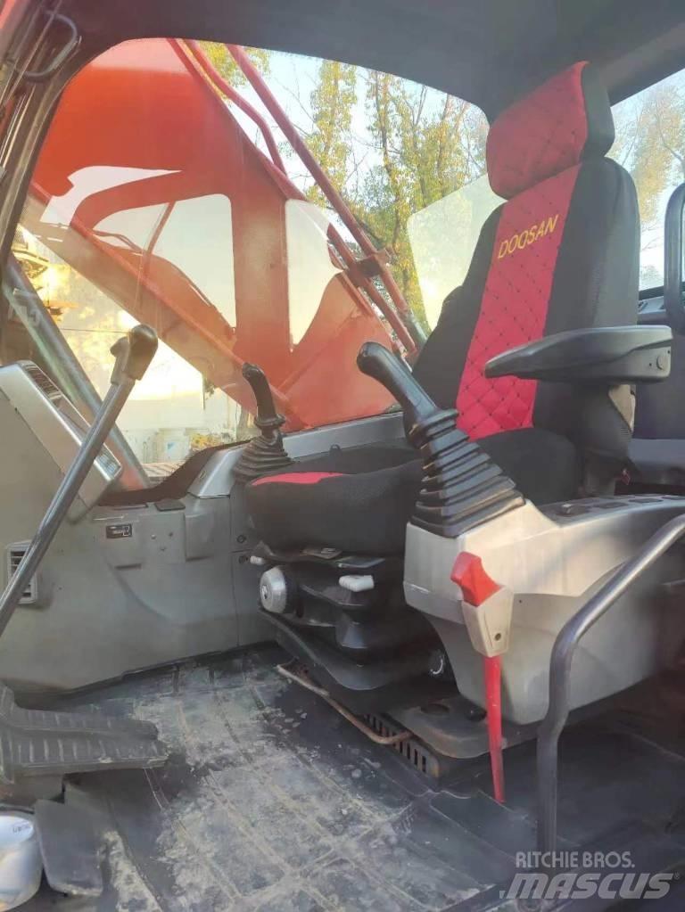 Doosan DX 225 Bagri goseničarji