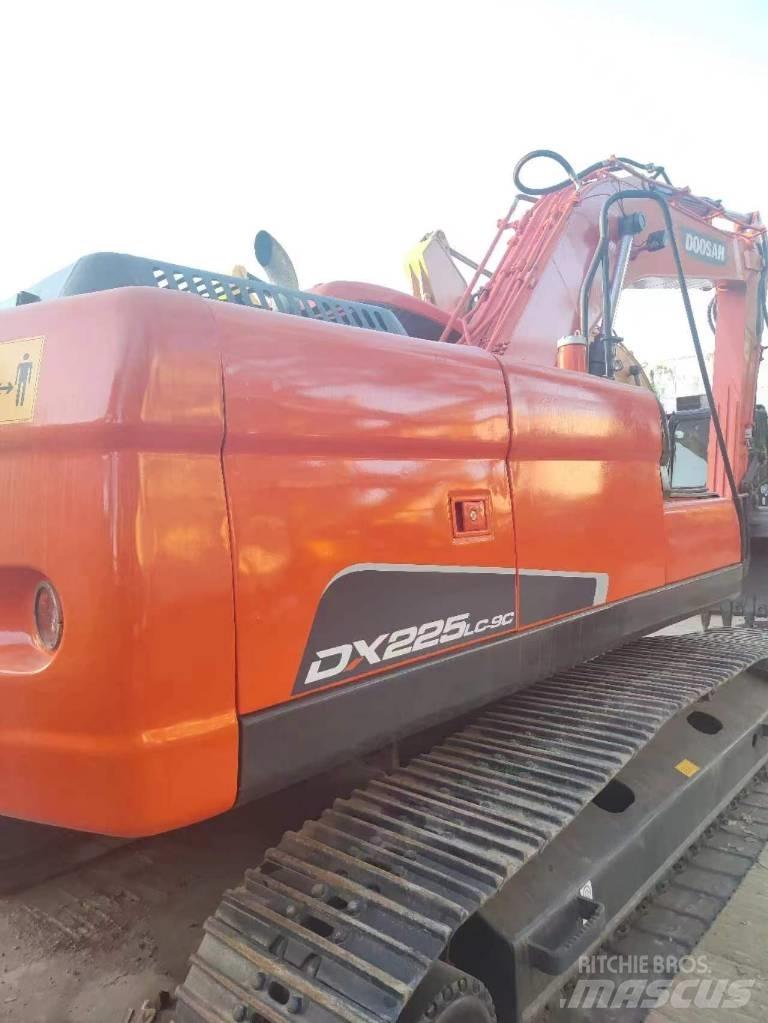 Doosan DX 225 Bagri goseničarji