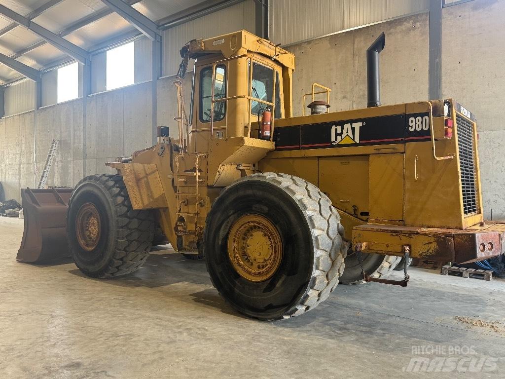 CAT 980 F Kolesni nakladalci