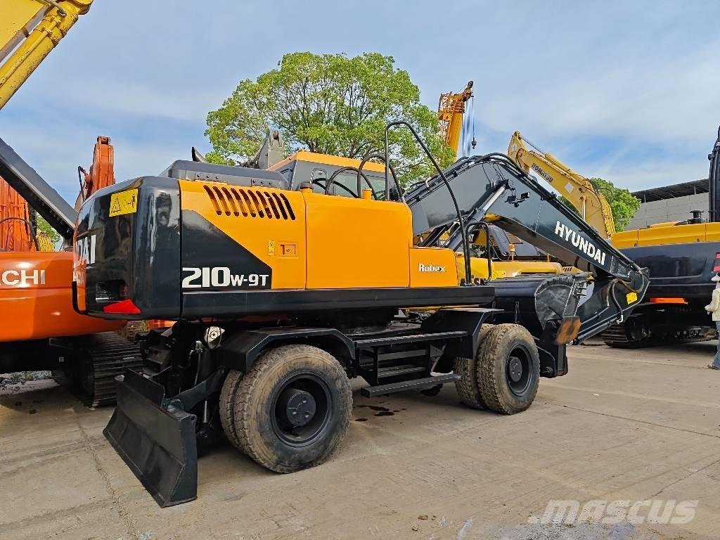 Hyundai R210W-9 Bagri na kolesih