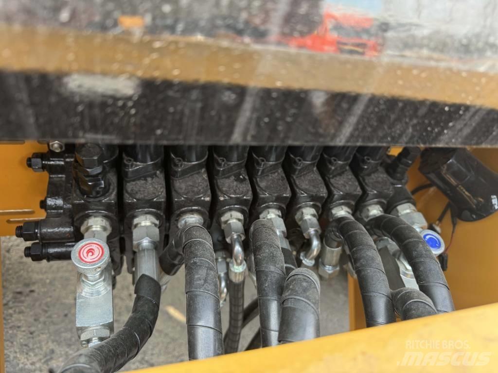 CAT 420 F Rovokopači