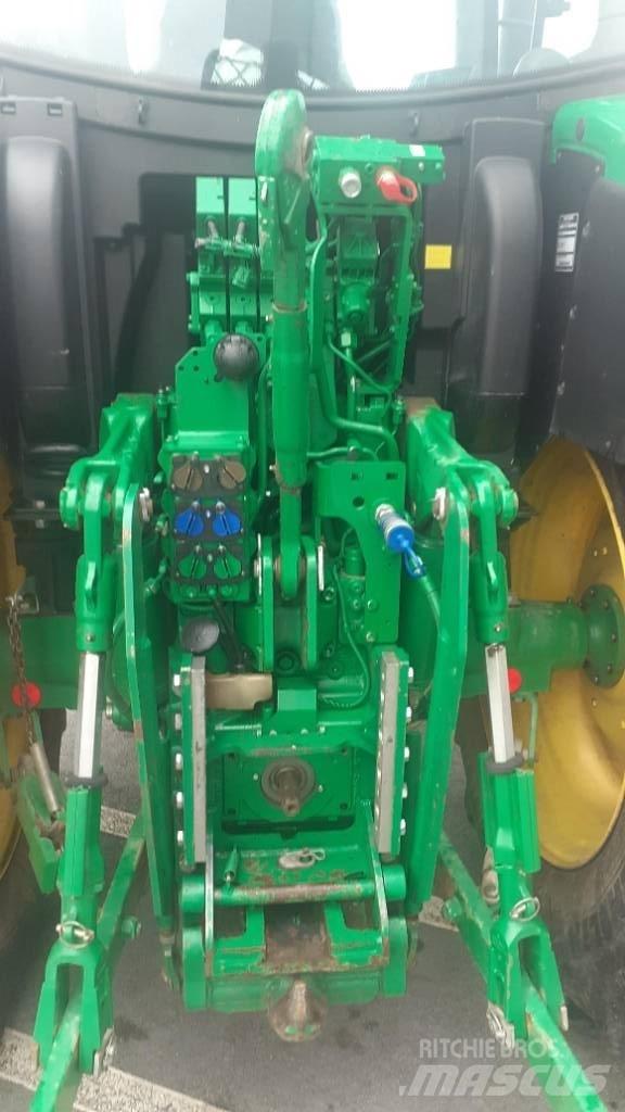 John Deere 6120 R Traktorji