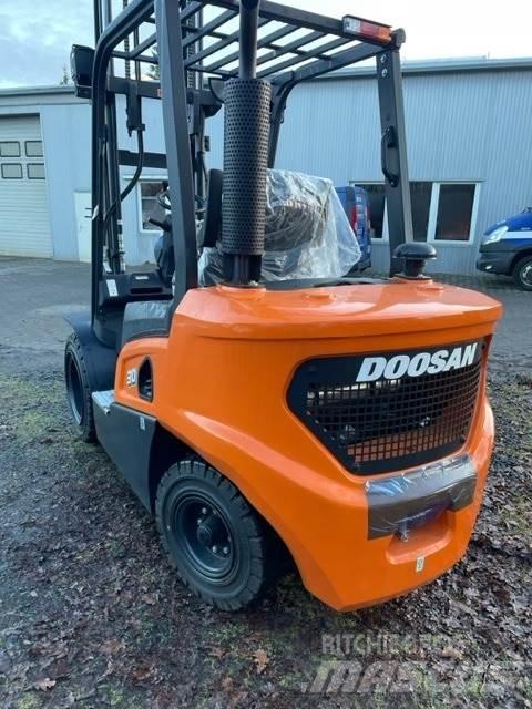 Doosan D30NXS Dizelski viličarji