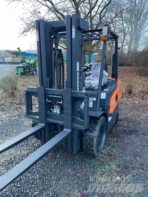 Doosan D30NXS Dizelski viličarji