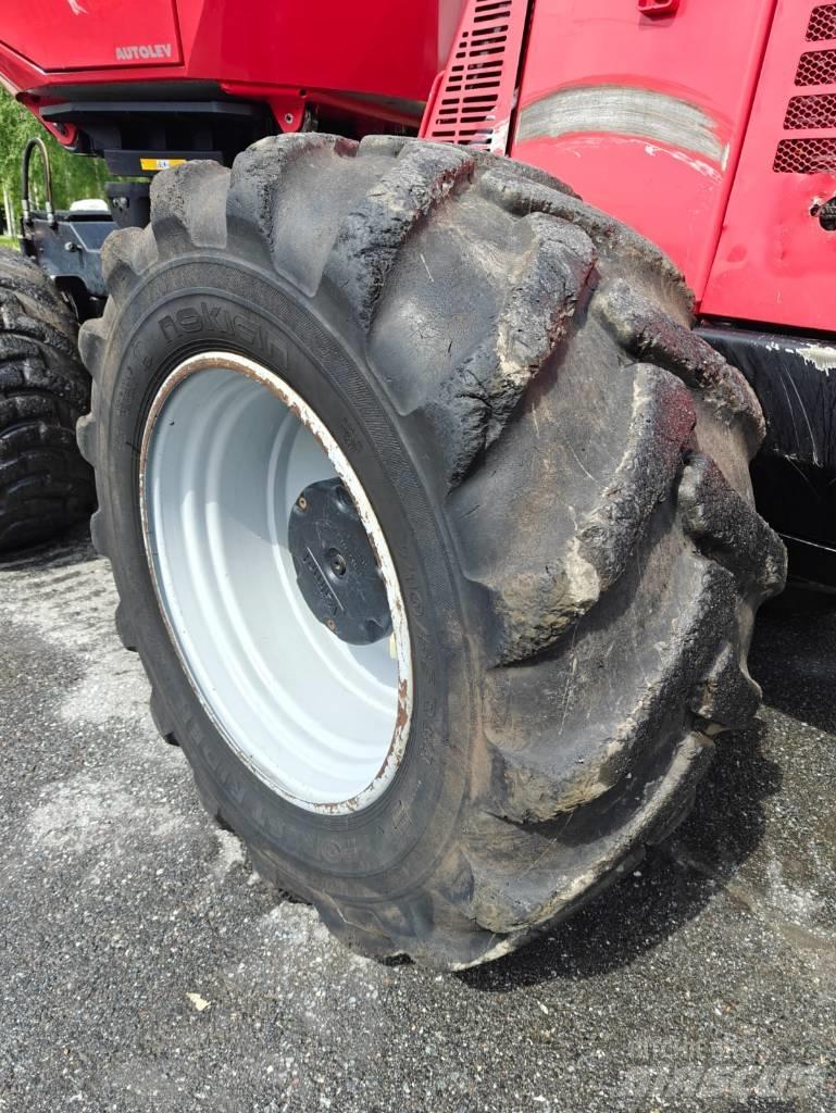 Komatsu 911.4 Harvesterji