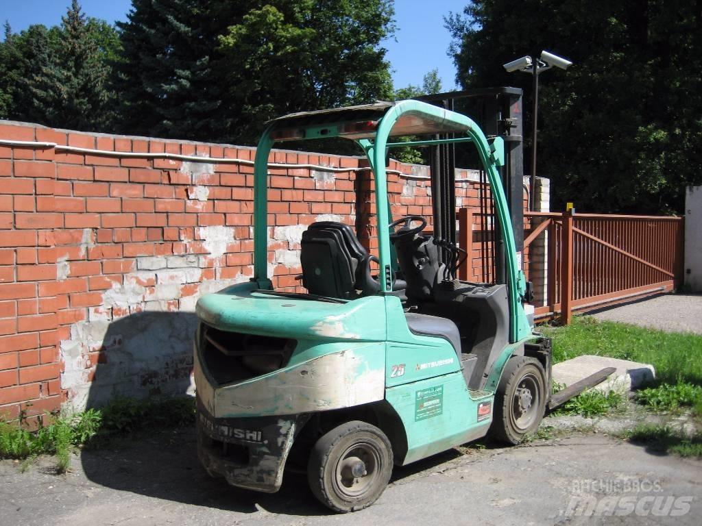 Mitsubishi FD25N Dizelski viličarji