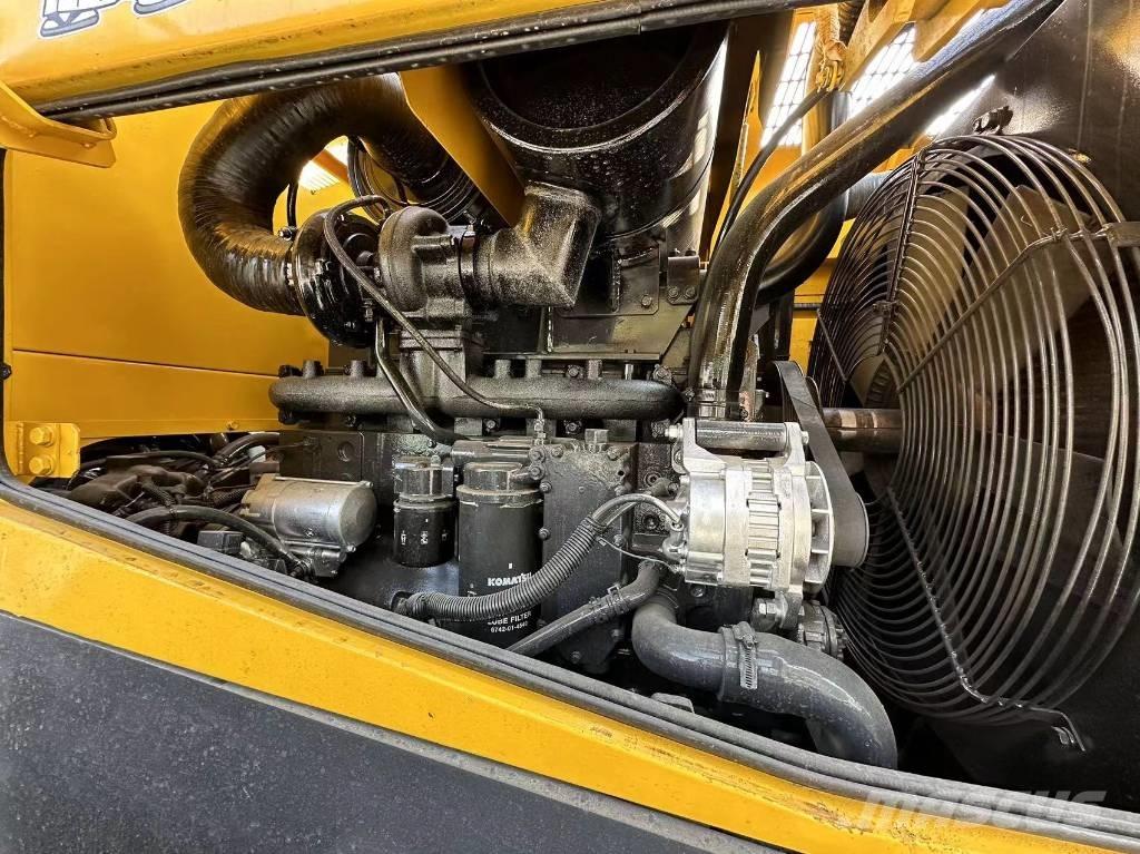 Komatsu WA 380 Kolesni nakladalci