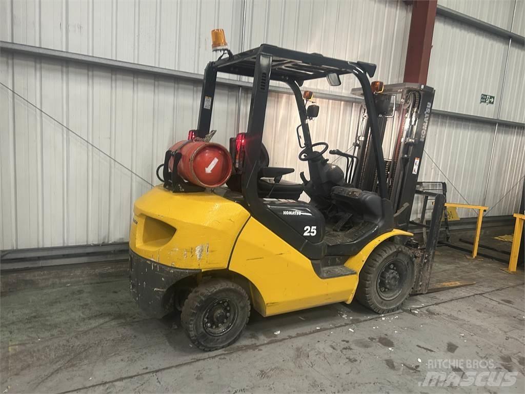 Komatsu FG25HT-17 Plinski viličarji