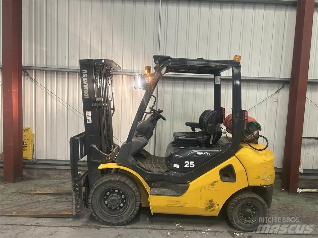 Komatsu FG25HT-17 Plinski viličarji
