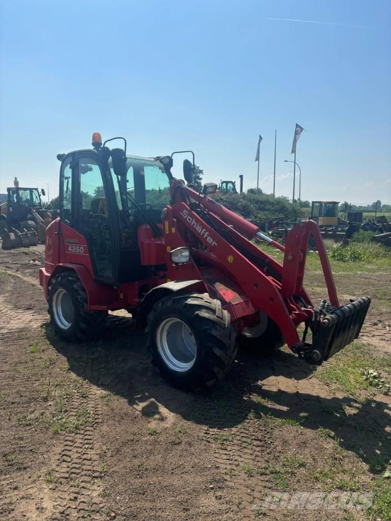 Schäffer 4250 Mini nakladalci