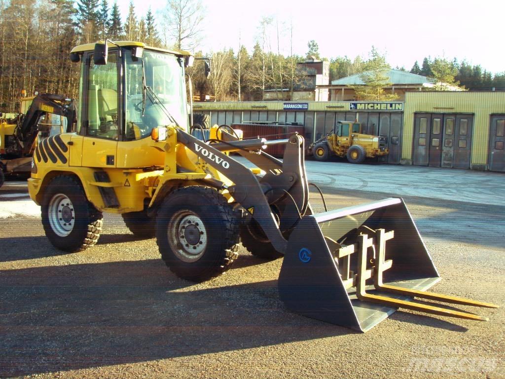 Volvo L 30 Kolesni nakladalci