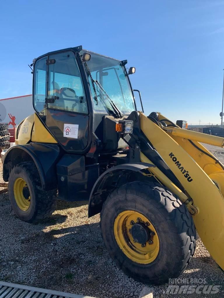 Komatsu WA 90-6 Kolesni nakladalci