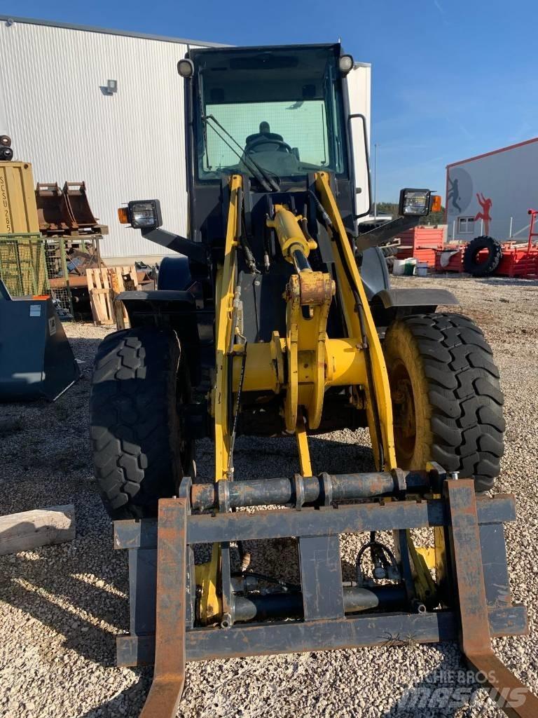 Komatsu WA 90-6 Kolesni nakladalci