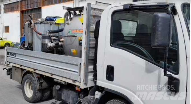 Isuzu N 1R 87A Tovornjaki zabojniki