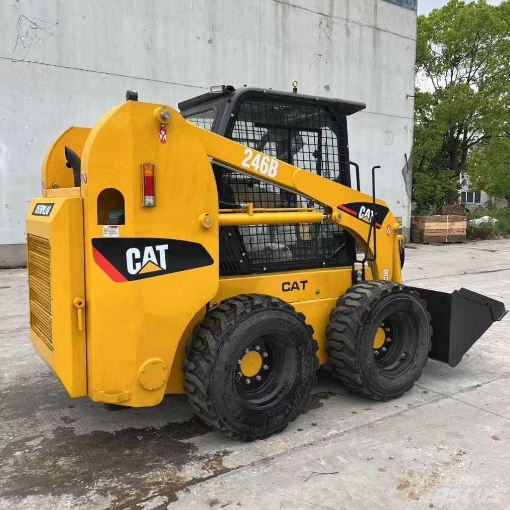 CAT 246 B Mini nakladalci
