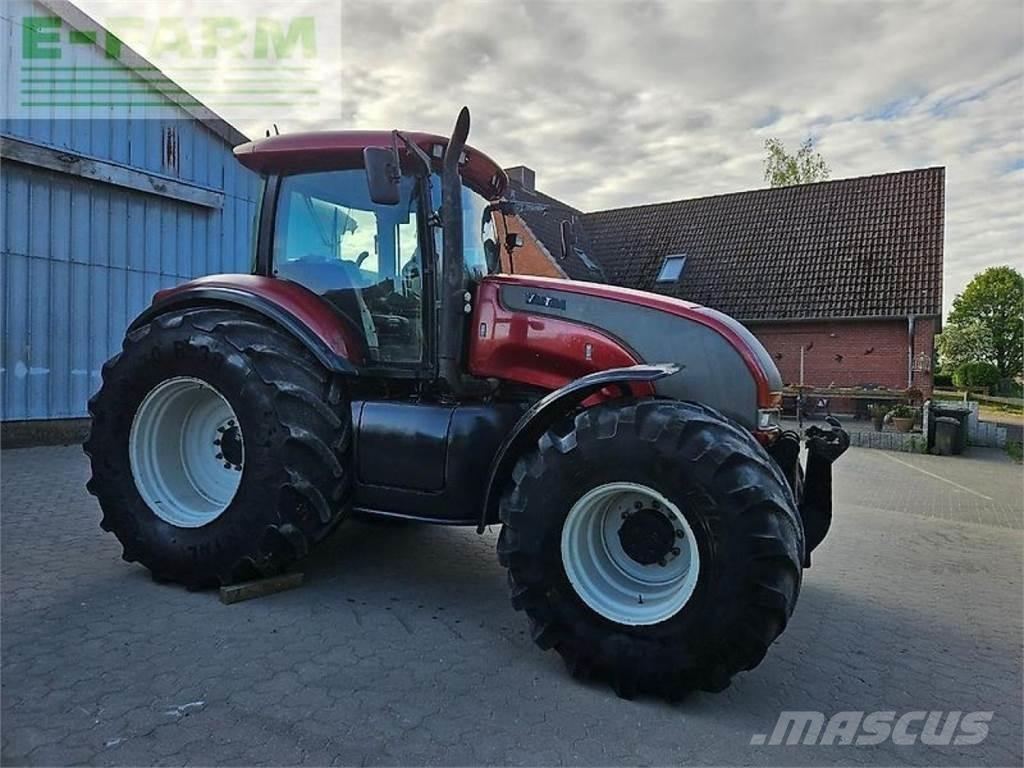 Valtra s 280 Traktorji