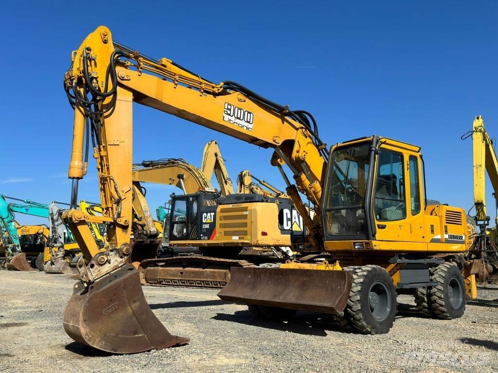 Liebherr A 900 B Bagri na kolesih