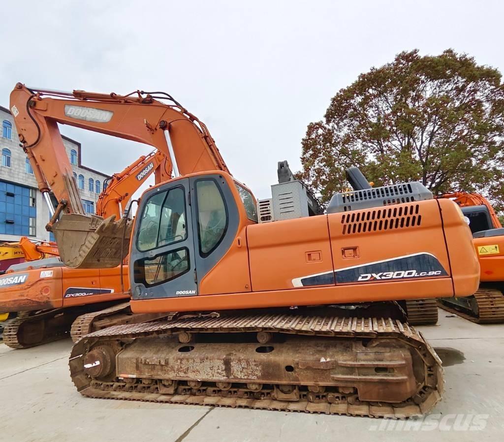 Doosan DX 300 LC-9C Bagri goseničarji