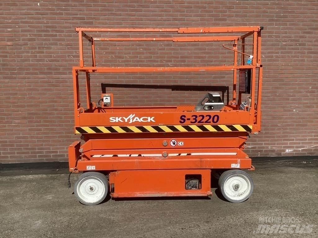SkyJack SJIII3220 Škarjaste dvižne ploščadi