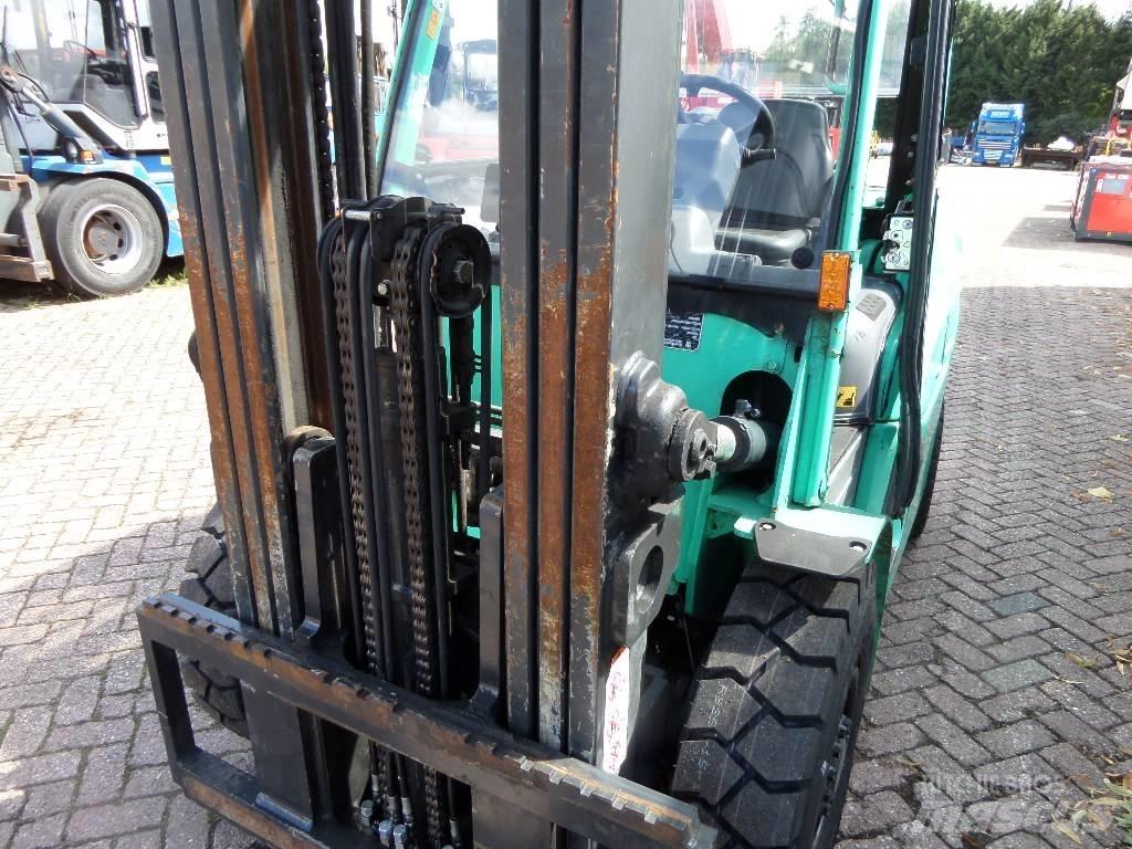 Mitsubishi FD45NT Dizelski viličarji