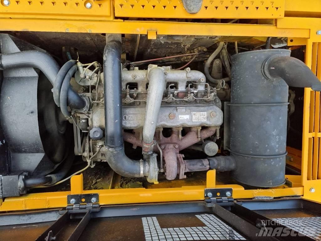 JCB JS 220 LC Bagri goseničarji
