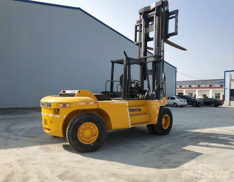 Komatsu FD 200 Dizelski viličarji