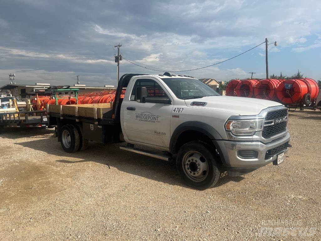 RAM 5500 Tovornjaki s kesonom/platojem