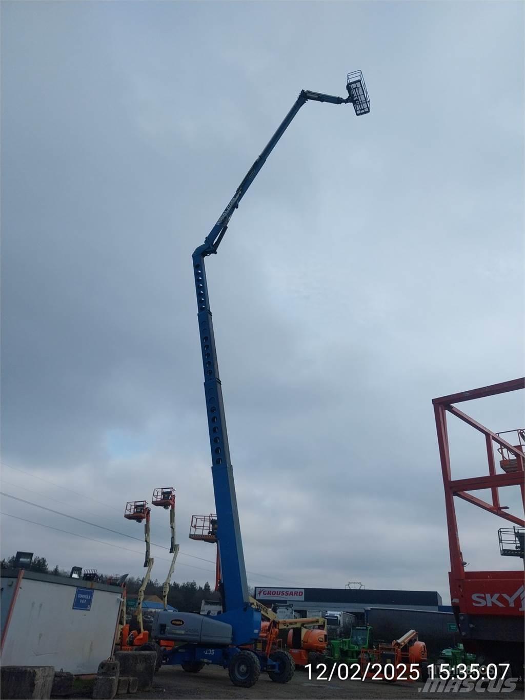 Genie Z135/70 Zglobne dvižne ploščadi