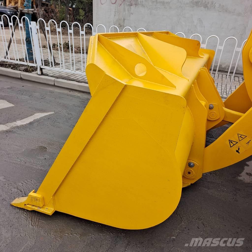 Komatsu WA 380 Kolesni nakladalci