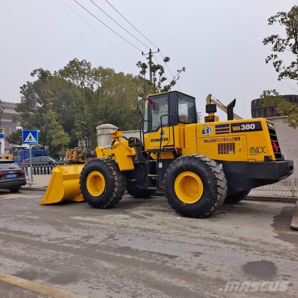 Komatsu WA 380 Kolesni nakladalci