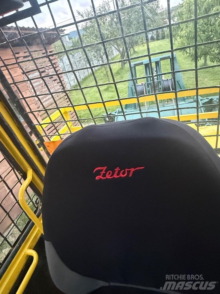 LKT 81 TURBO Gozdarski traktorji