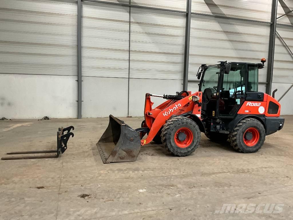 Kubota R 082 Kolesni nakladalci
