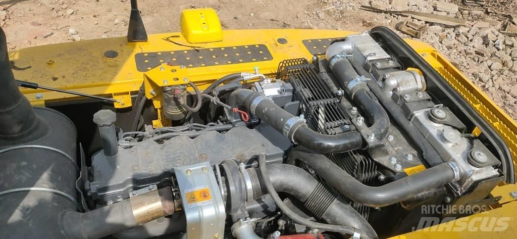 Komatsu PC 200-8 Bagri goseničarji