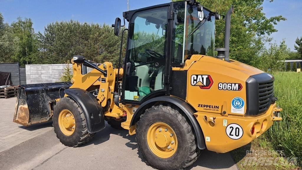 CAT 906M Kolesni nakladalci