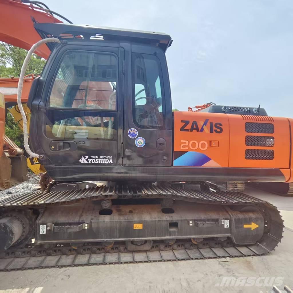 Hitachi ZX 200 Bagri goseničarji