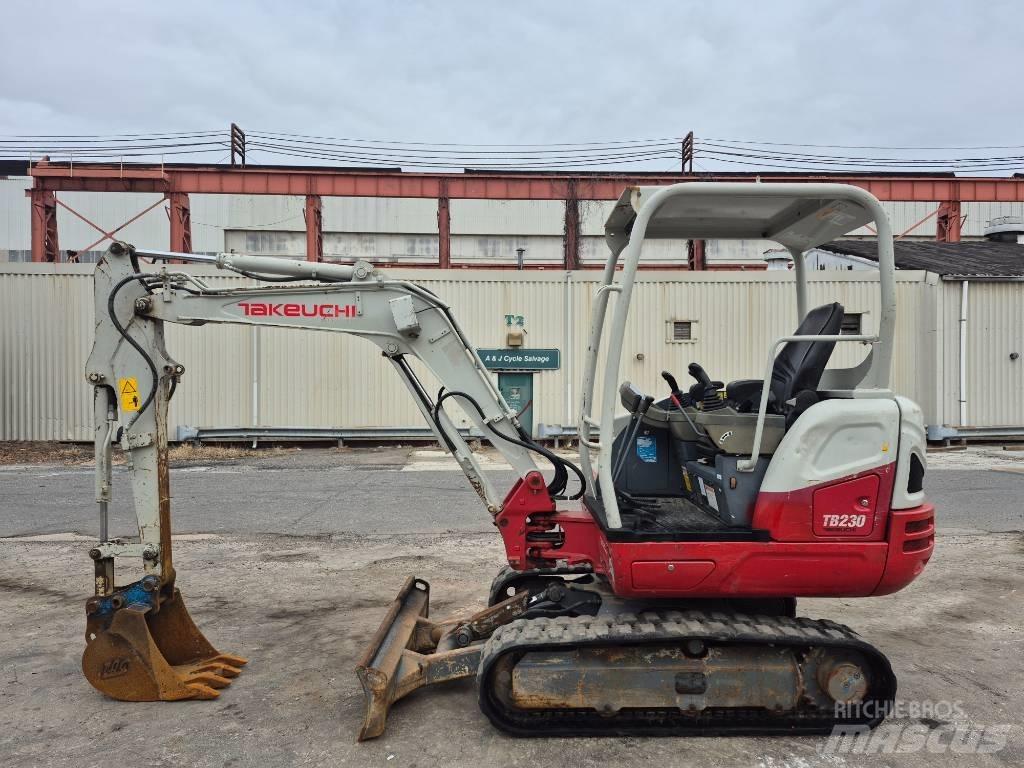 Takeuchi TB 230 Mini bagri <7t