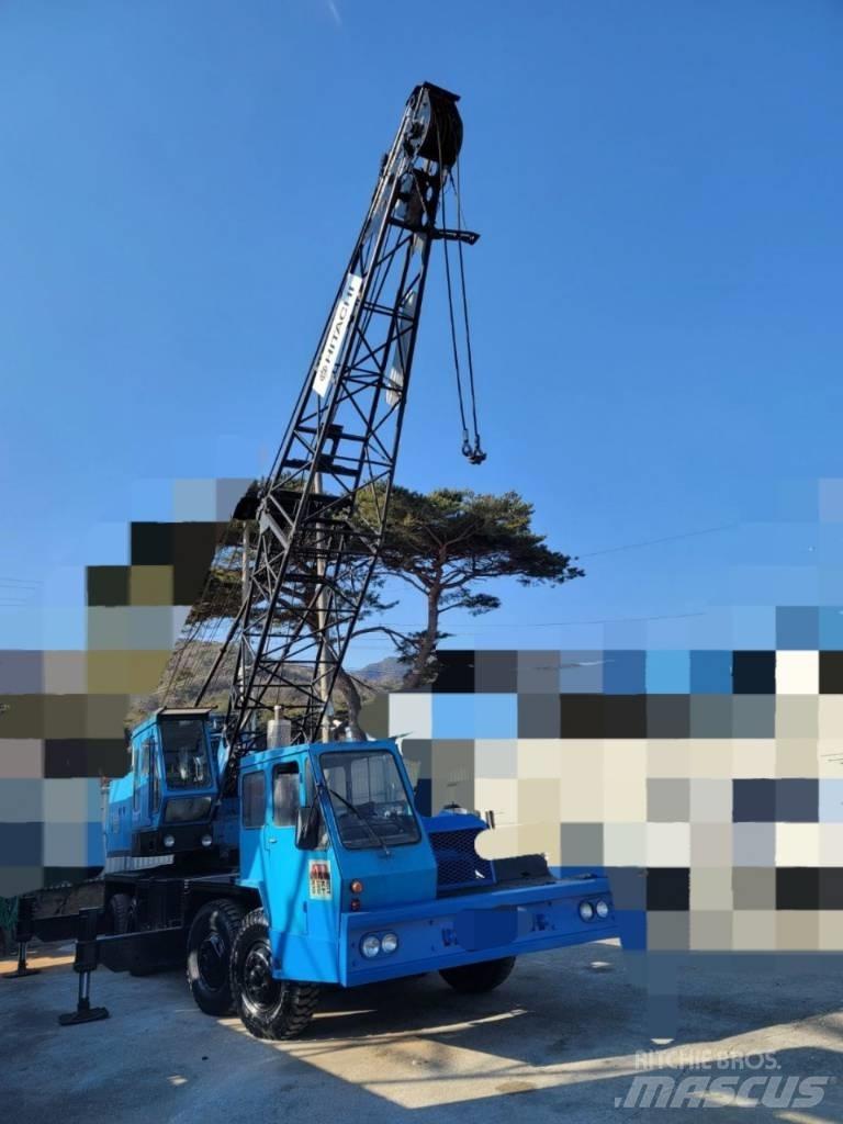 Hitachi FK 150 Dvigala na gosenicah
